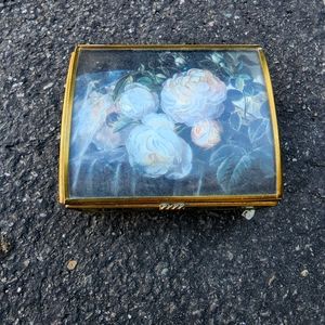 Via Vermont brand Hand-Crafted stained glass music box, 1995. Works!